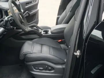PORSCHE Cayenne E-Hybrid MASSAGE 22 Turbo Approved05-27