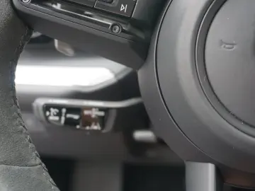 PORSCHE Cayenne E-Hybrid MASSAGE 22 Turbo Approved05-27