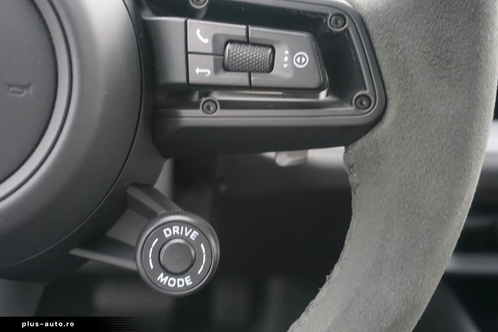 PORSCHE Cayenne E-Hybrid MASSAGE 22 Turbo Approved05-27