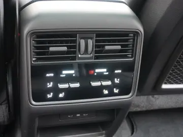 PORSCHE Cayenne E-Hybrid MASSAGE 22 Turbo Approved05-27