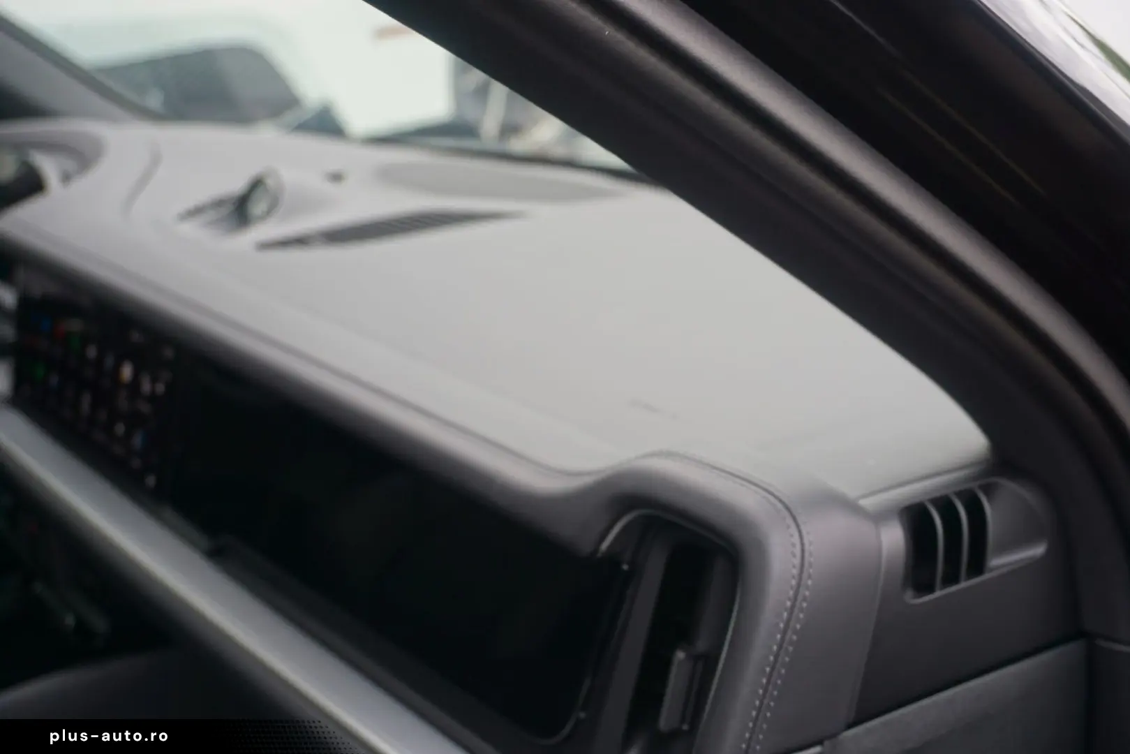 PORSCHE Cayenne E-Hybrid MASSAGE 22 Turbo Approved05-27