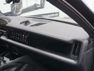 PORSCHE Cayenne E-Hybrid MASSAGE 22 Turbo Approved05-27