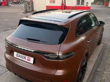 PORSCHE Cayenne E-Hybrid Approved-2027