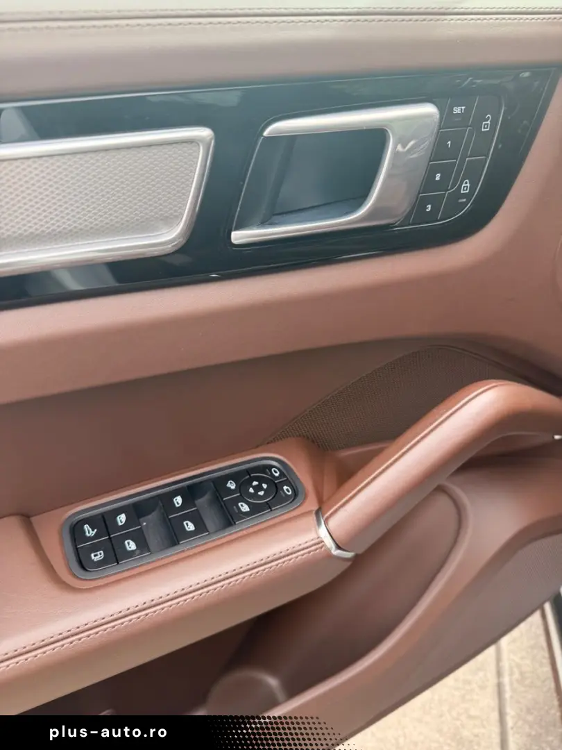 PORSCHE Cayenne E-Hybrid Approved-2027