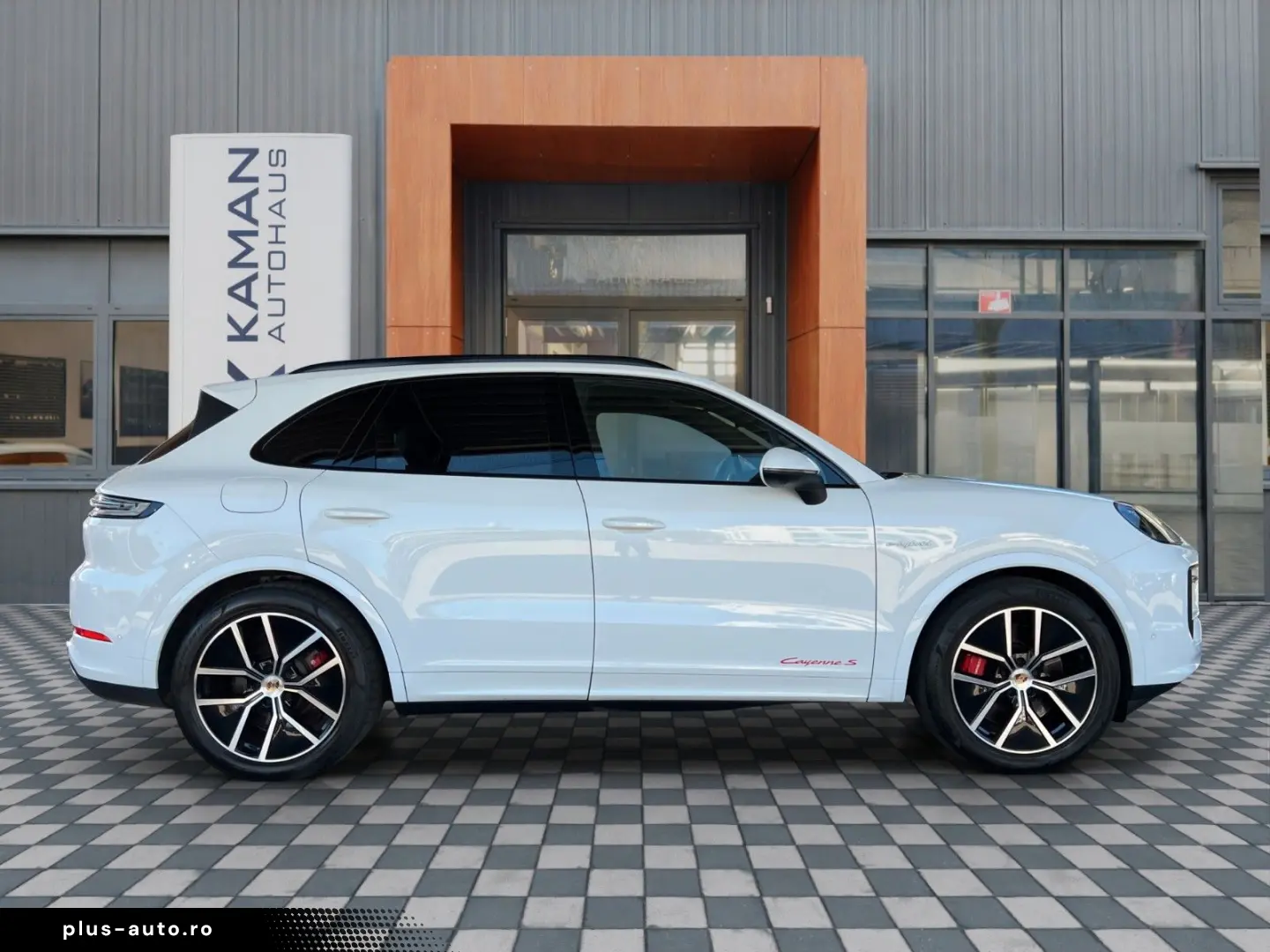 PORSCHE Cayenne S E-Hyb Sport Design PDCC Nightvision 519PS!