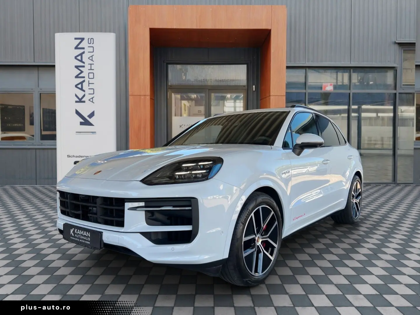 PORSCHE Cayenne S E-Hyb Sport Design PDCC Nightvision 519PS!