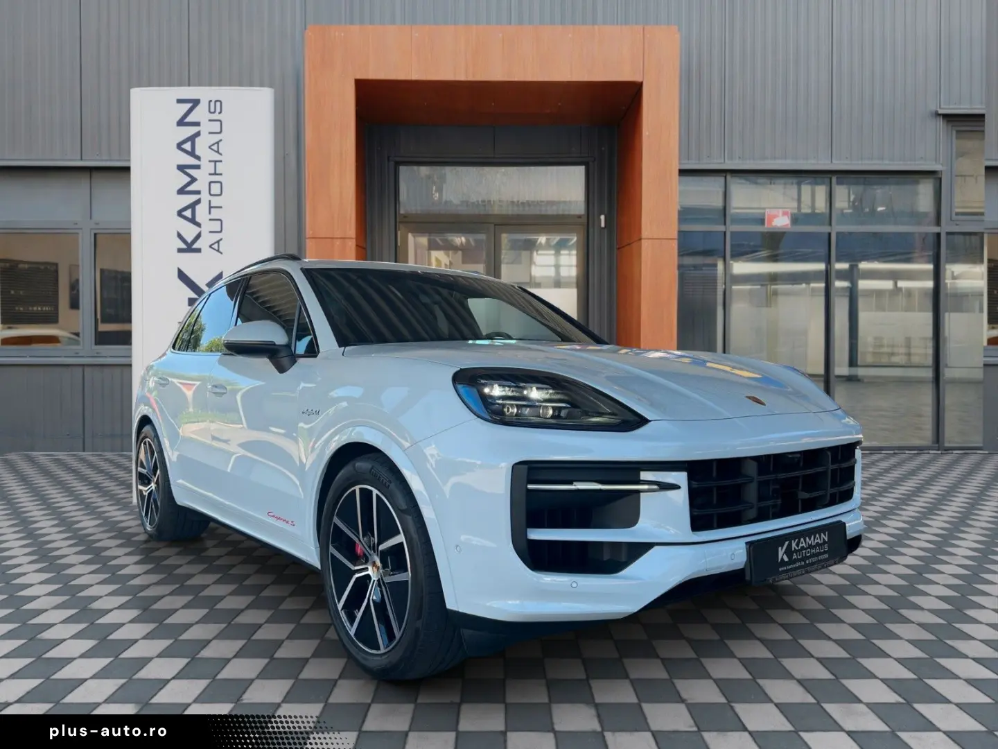 PORSCHE Cayenne S E-Hyb Sport Design PDCC Nightvision 519PS!
