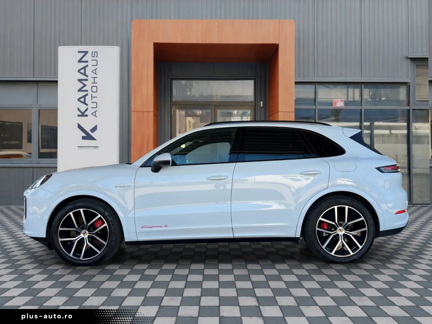 PORSCHE Cayenne S E-Hyb Sport Design PDCC Nightvision 519PS!