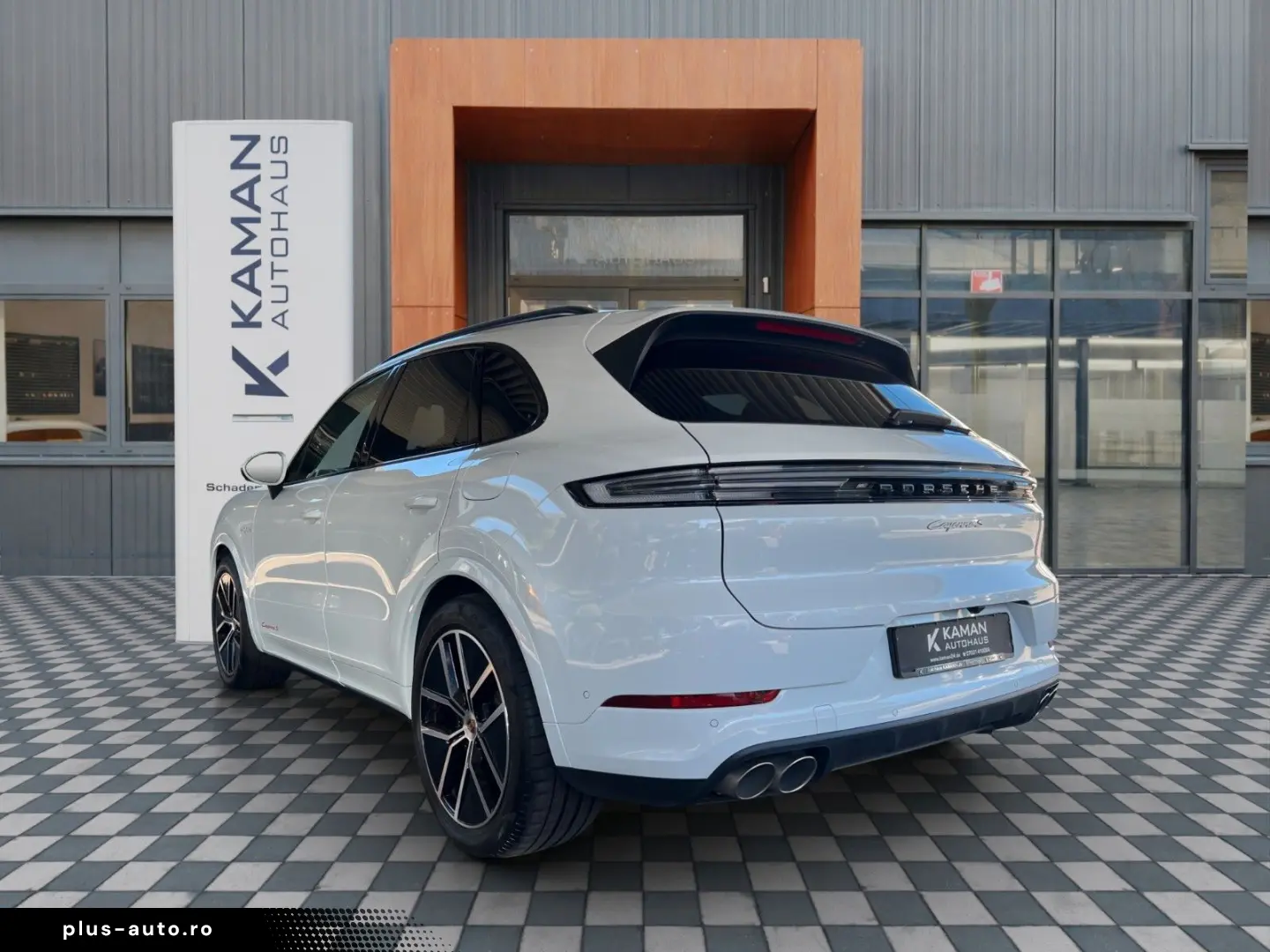 PORSCHE Cayenne S E-Hyb Sport Design PDCC Nightvision 519PS!