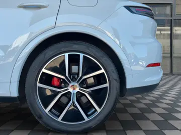 PORSCHE Cayenne S E-Hyb Sport Design PDCC Nightvision 519PS!