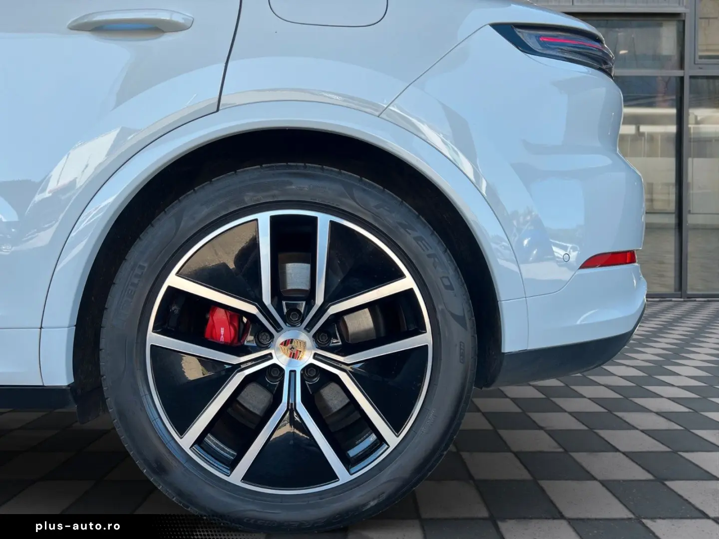 PORSCHE Cayenne S E-Hyb Sport Design PDCC Nightvision 519PS!