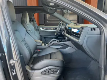 PORSCHE Cayenne Coupe E-Hyb 18Wege Hinterachsl. HeadUp