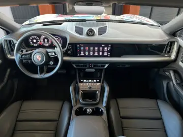 PORSCHE Cayenne Coupe E-Hyb 18Wege Hinterachsl. HeadUp
