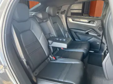 PORSCHE Cayenne Coupe E-Hyb 18Wege Hinterachsl. HeadUp