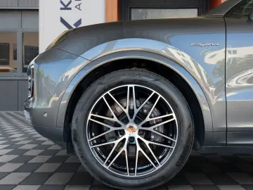 PORSCHE Cayenne Coupe E-Hyb 18Wege Hinterachsl. HeadUp