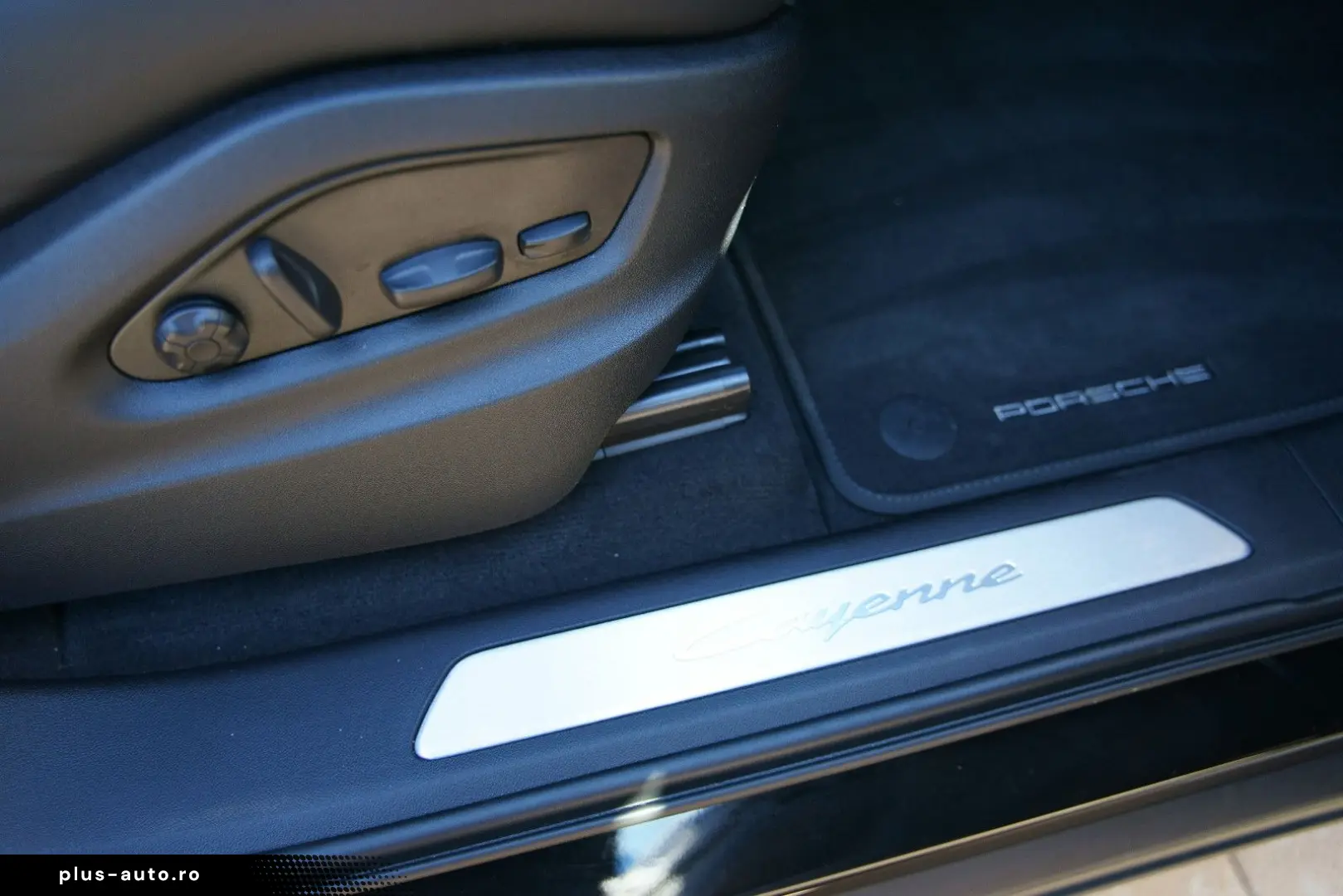 PORSCHE Cayenne Coupe E-Hybrid HEADUP INNO