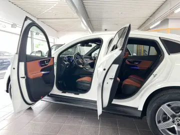 MERCEDES-BENZ GLC 300de 4M Coupe AMG Line AHK MEM DIS 360