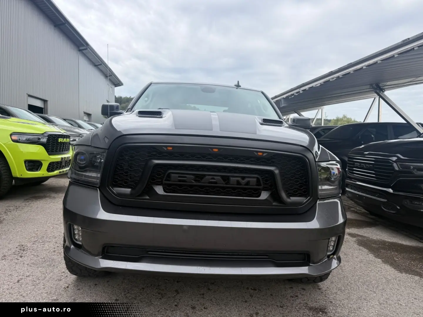 DODGE RAM 1500 HEMI 5.7 CREW CAB SPORT HOCH & BREIT
