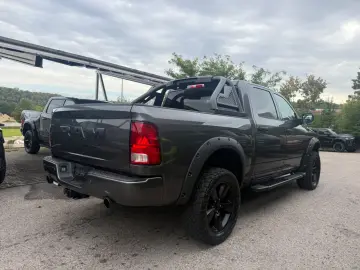 DODGE RAM 1500 HEMI 5.7 CREW CAB SPORT HOCH & BREIT