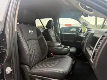 DODGE RAM 1500 HEMI 5.7 CREW CAB SPORT HOCH & BREIT