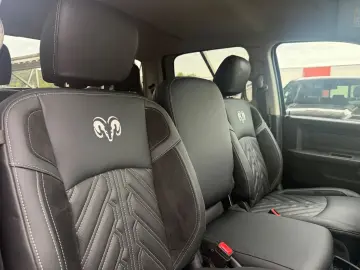 DODGE RAM 1500 HEMI 5.7 CREW CAB SPORT HOCH & BREIT