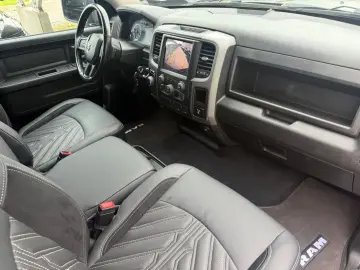 DODGE RAM 1500 HEMI 5.7 CREW CAB SPORT HOCH & BREIT