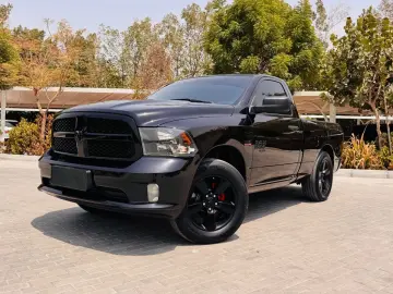 DODGE 5.7 V8 4X4 SINGLE RAMBOX CLEAN-CARFAX AHK NAVI