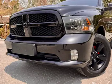 DODGE 5.7 V8 4X4 SINGLE RAMBOX CLEAN-CARFAX AHK NAVI