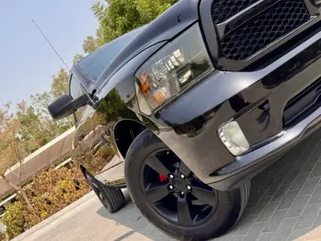 DODGE 5.7 V8 4X4 SINGLE RAMBOX CLEAN-CARFAX AHK NAVI
