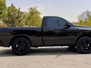 DODGE 5.7 V8 4X4 SINGLE RAMBOX CLEAN-CARFAX AHK NAVI