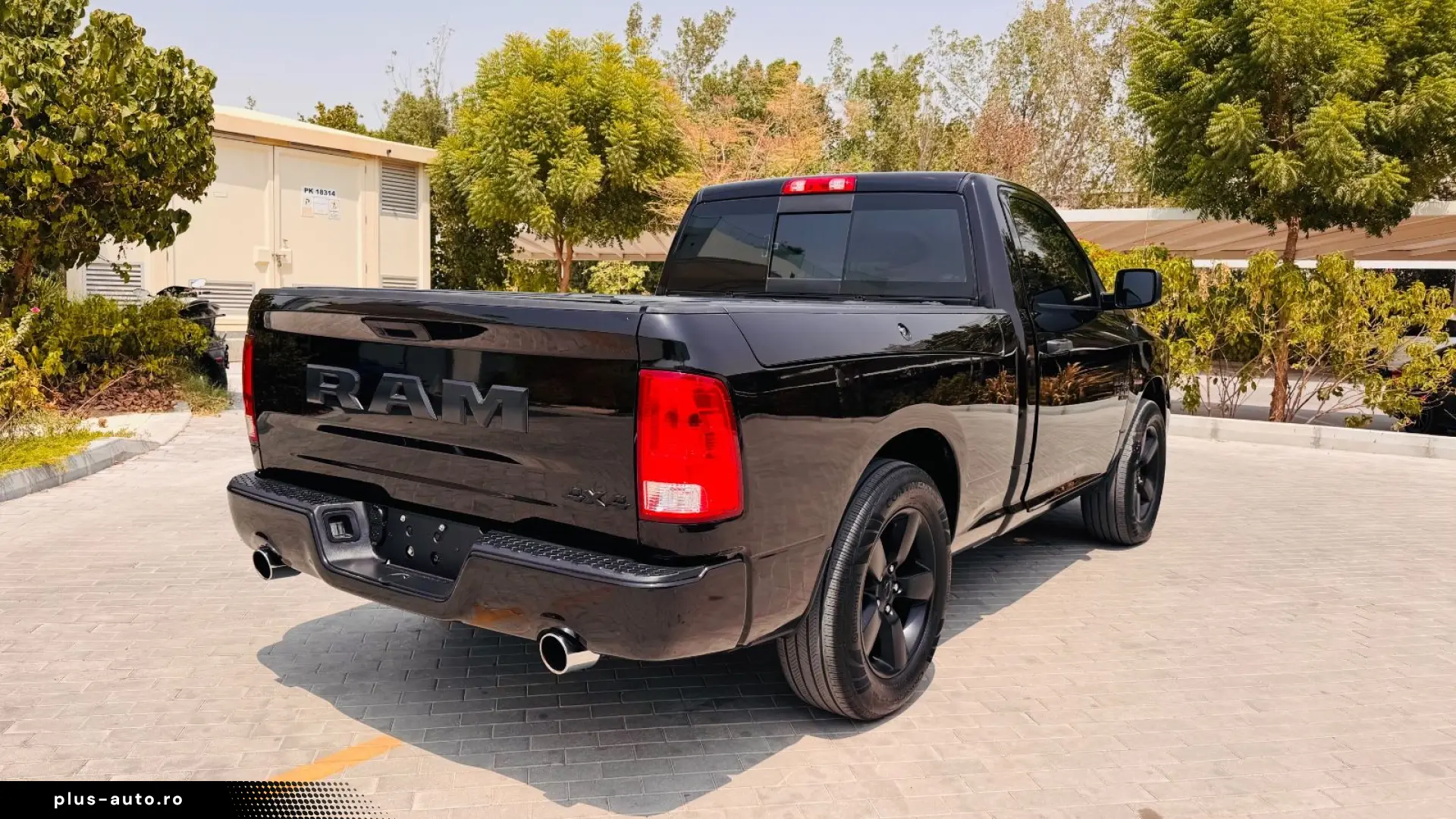DODGE 5.7 V8 4X4 SINGLE RAMBOX CLEAN-CARFAX AHK NAVI