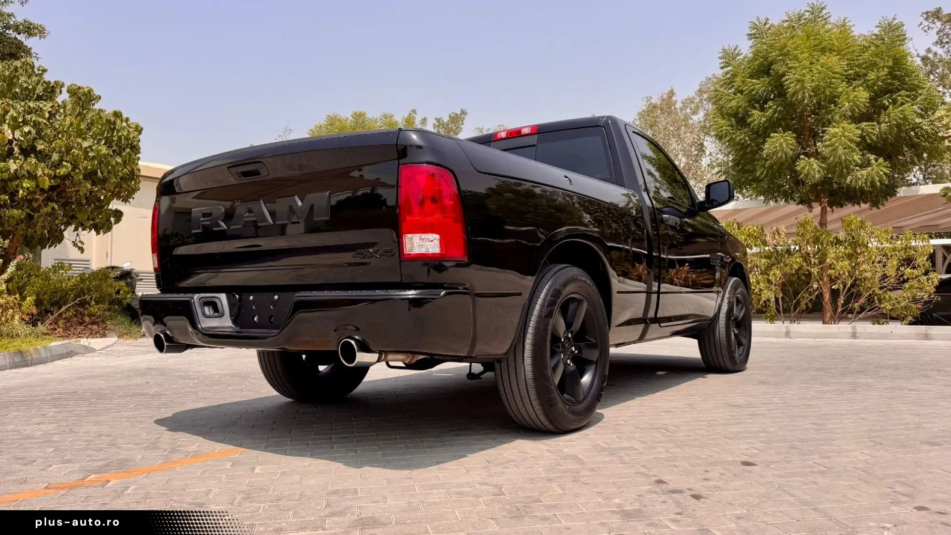 DODGE 5.7 V8 4X4 SINGLE RAMBOX CLEAN-CARFAX AHK NAVI