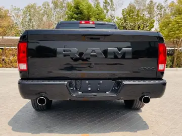 DODGE 5.7 V8 4X4 SINGLE RAMBOX CLEAN-CARFAX AHK NAVI