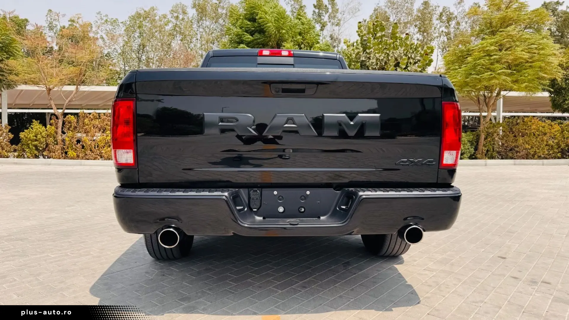 DODGE 5.7 V8 4X4 SINGLE RAMBOX CLEAN-CARFAX AHK NAVI