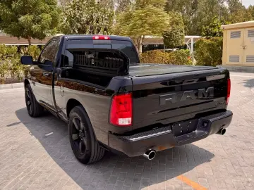 DODGE 5.7 V8 4X4 SINGLE RAMBOX CLEAN-CARFAX AHK NAVI
