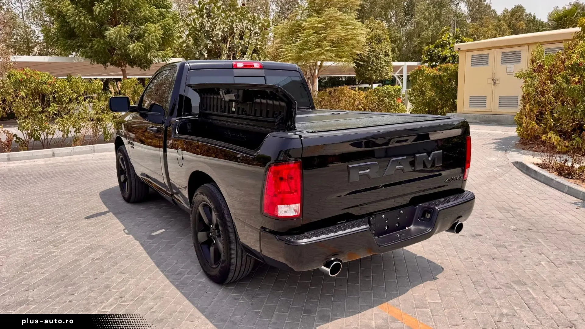 DODGE 5.7 V8 4X4 SINGLE RAMBOX CLEAN-CARFAX AHK NAVI