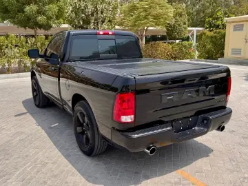 DODGE 5.7 V8 4X4 SINGLE RAMBOX CLEAN-CARFAX AHK NAVI