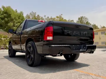 DODGE 5.7 V8 4X4 SINGLE RAMBOX CLEAN-CARFAX AHK NAVI