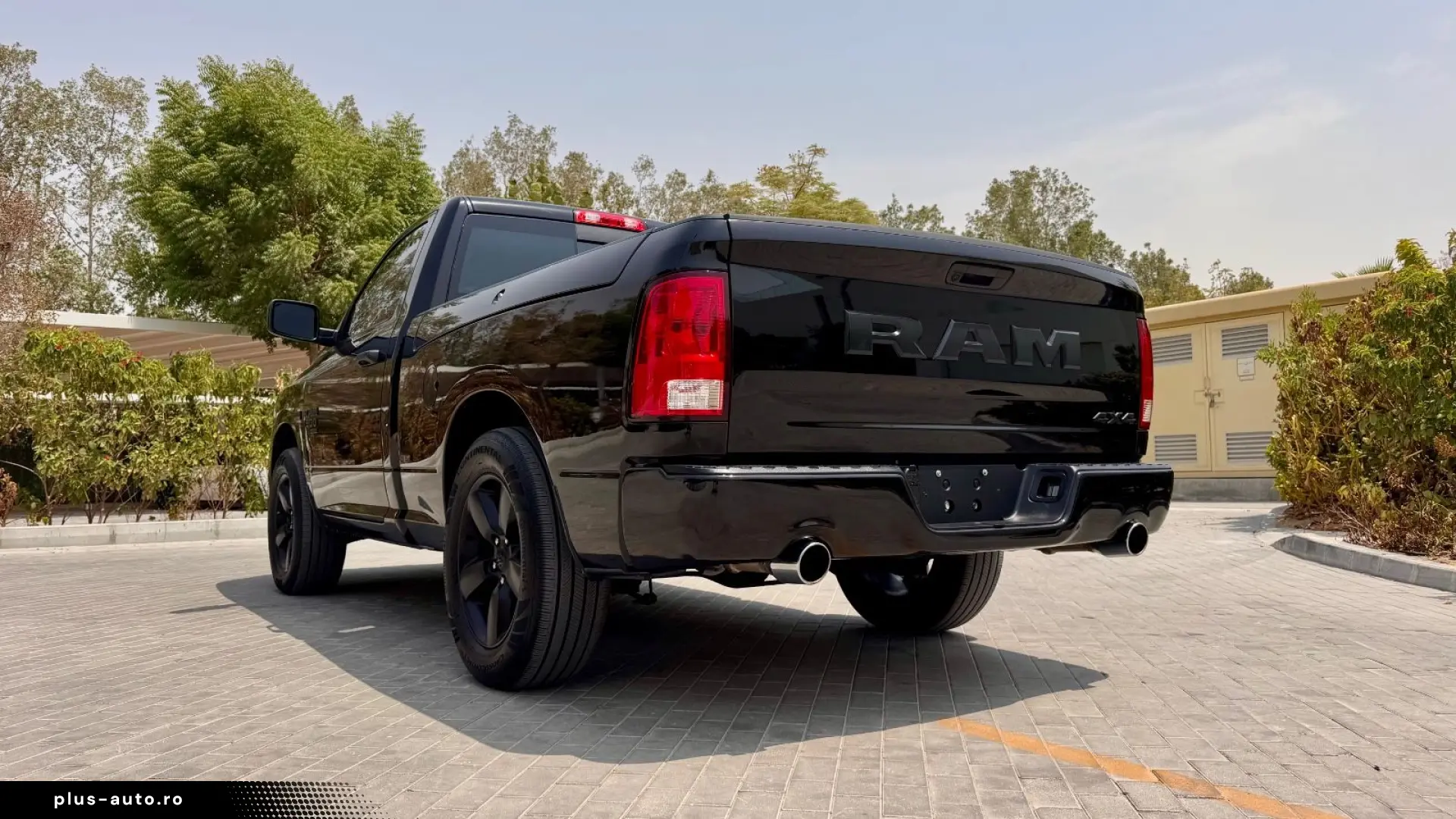 DODGE 5.7 V8 4X4 SINGLE RAMBOX CLEAN-CARFAX AHK NAVI
