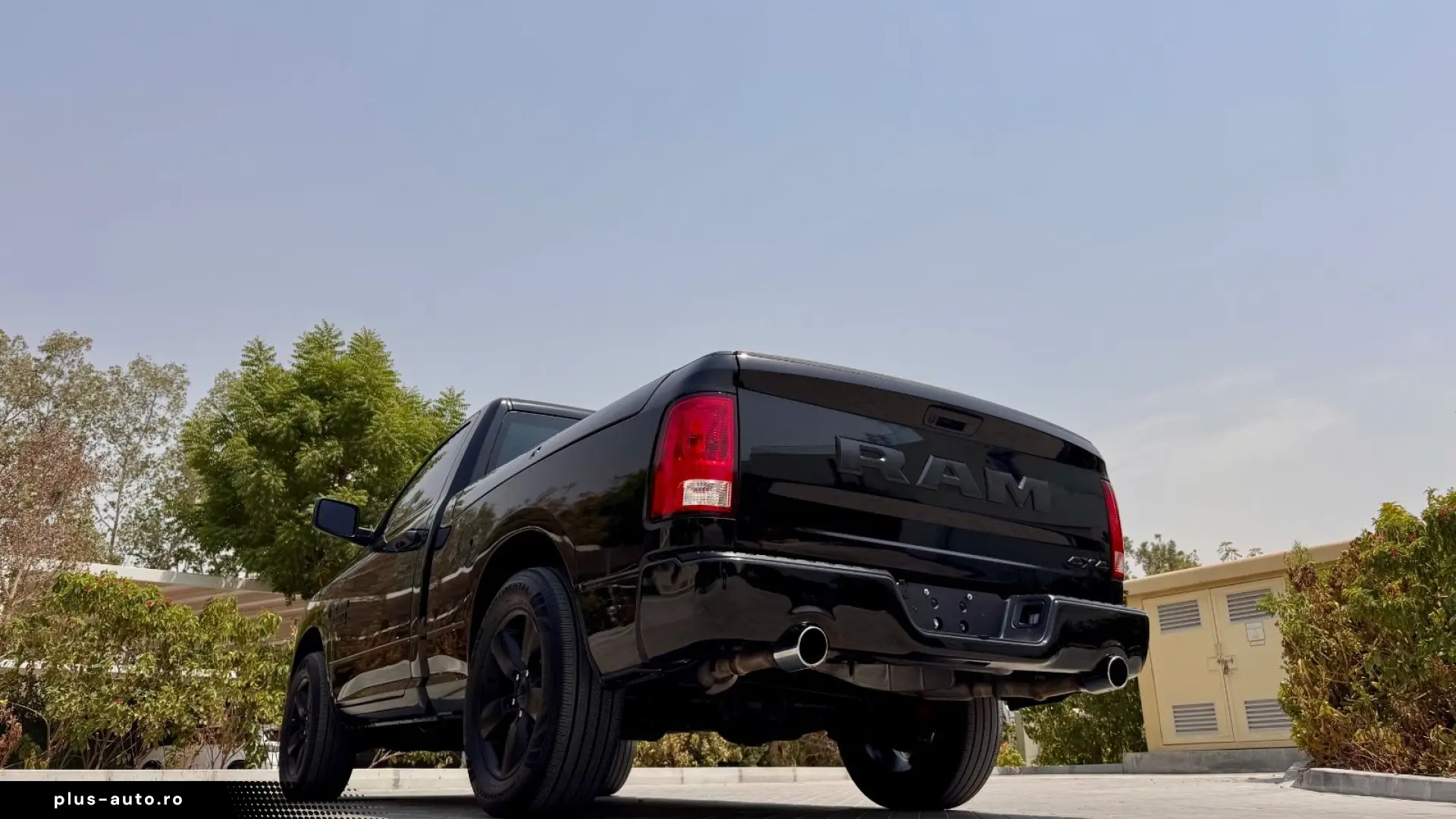 DODGE 5.7 V8 4X4 SINGLE RAMBOX CLEAN-CARFAX AHK NAVI