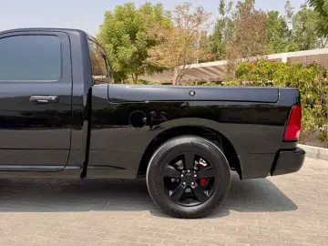 DODGE 5.7 V8 4X4 SINGLE RAMBOX CLEAN-CARFAX AHK NAVI