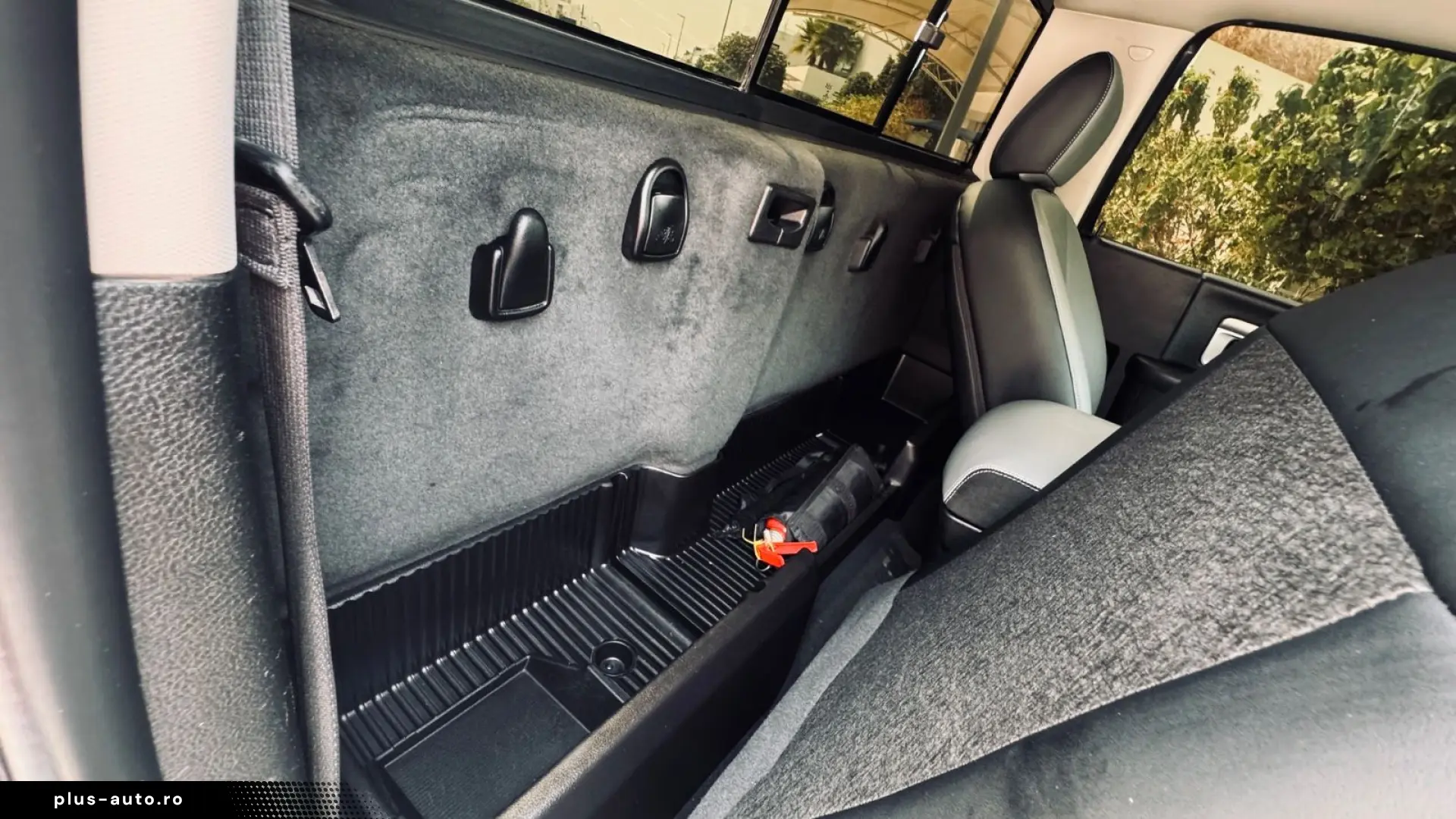 DODGE 5.7 V8 4X4 SINGLE RAMBOX CLEAN-CARFAX AHK NAVI