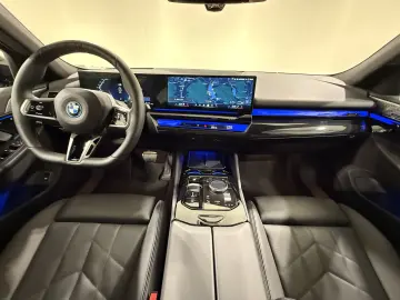 BMW 550e xDrive Limousine M Sportpaket Pro B&W ACC