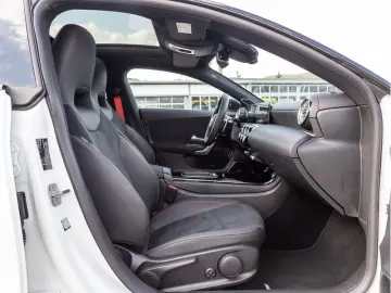 MERCEDES-BENZ CLA 35 AMG 4M Coupé MLB Pano Burm