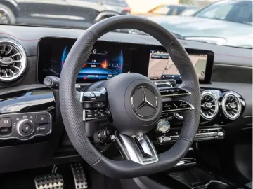 MERCEDES-BENZ CLA 35 AMG 4M Coupé MLB Pano Burm