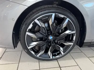 BMW 540 d xDrive M Sport 21'' Pano StHzg B&W Klima-S