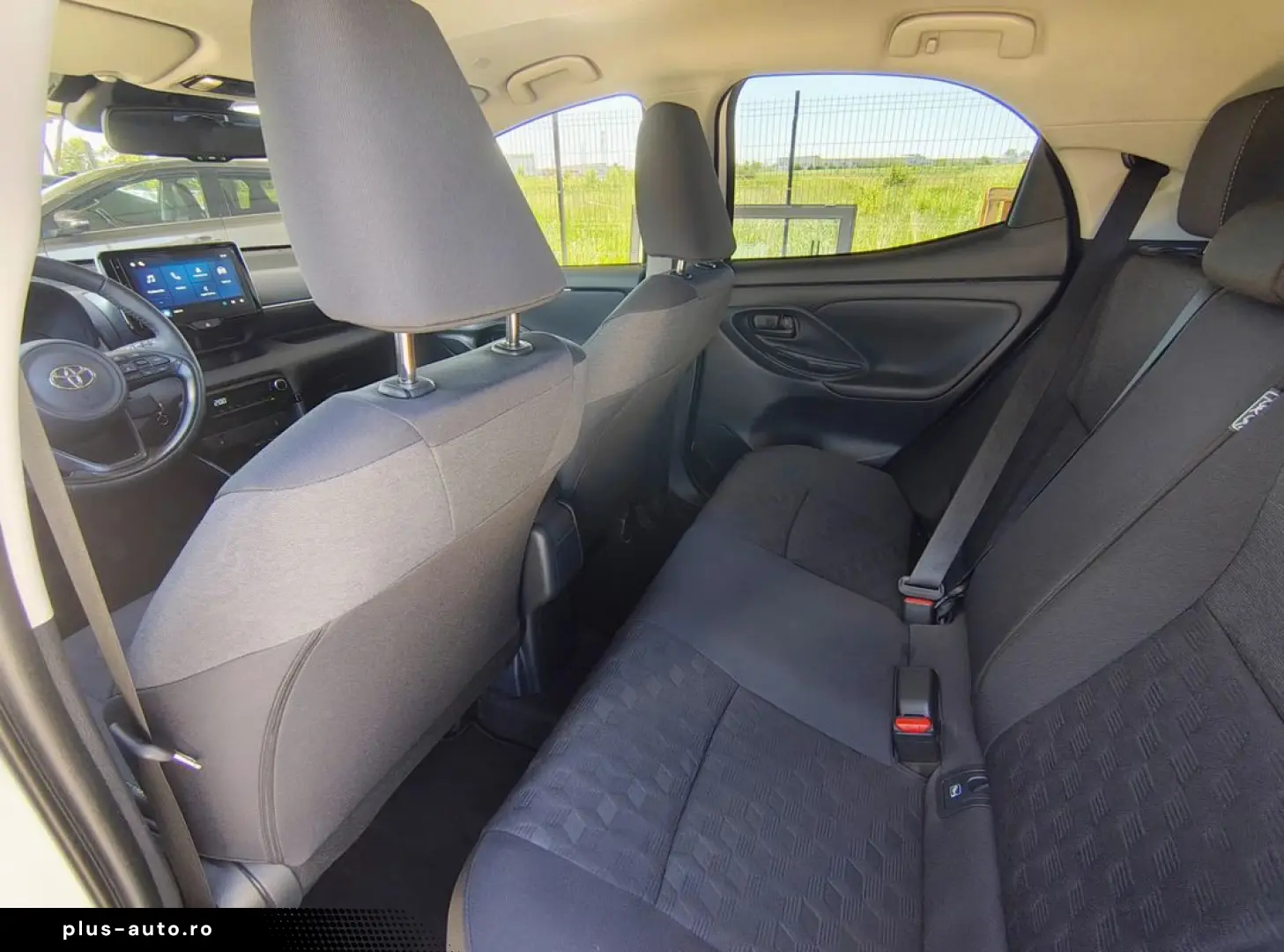 Toyota Yaris 1.5 HEV Business