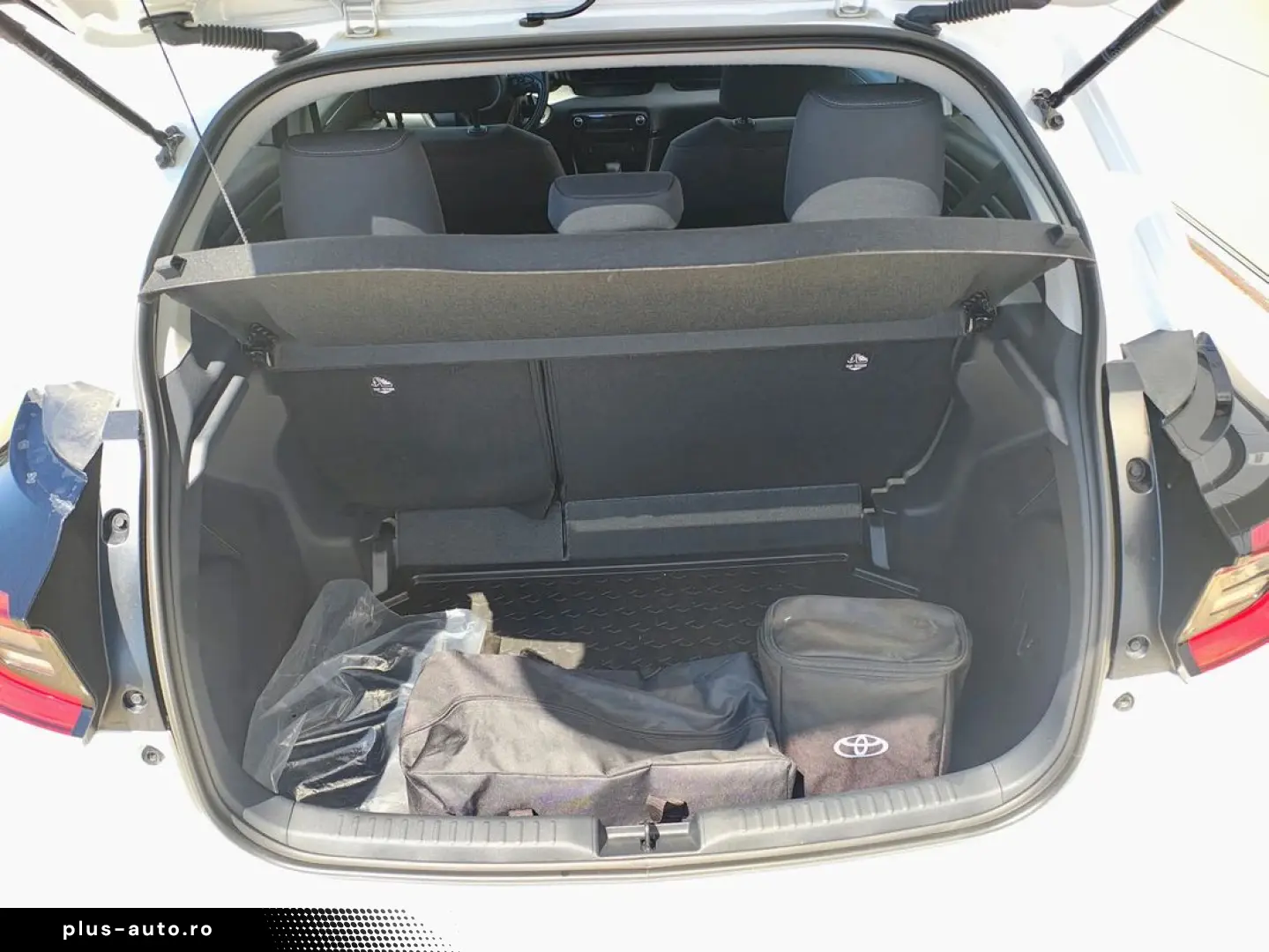 Toyota Yaris 1.5 HEV Business