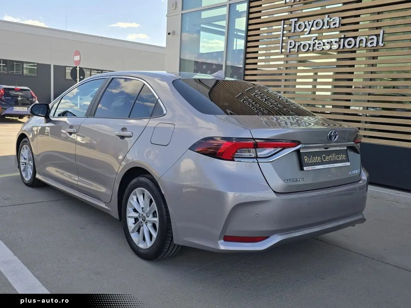 Toyota Corolla Hybrid - Dynamic