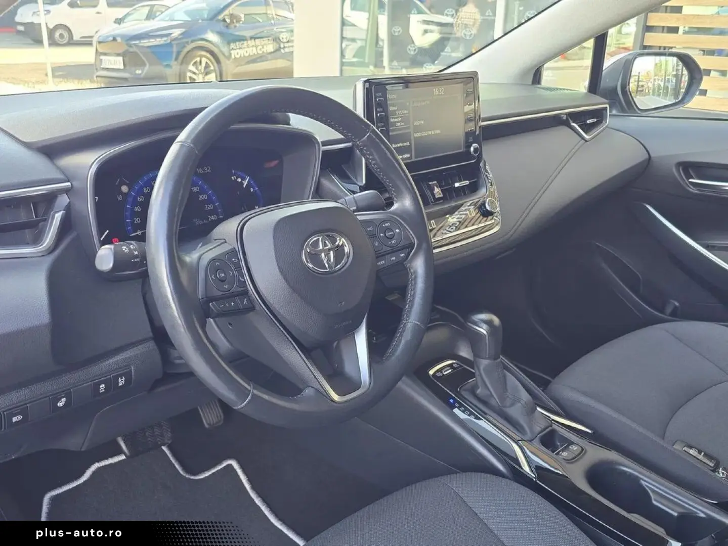 Toyota Corolla Hybrid - Dynamic